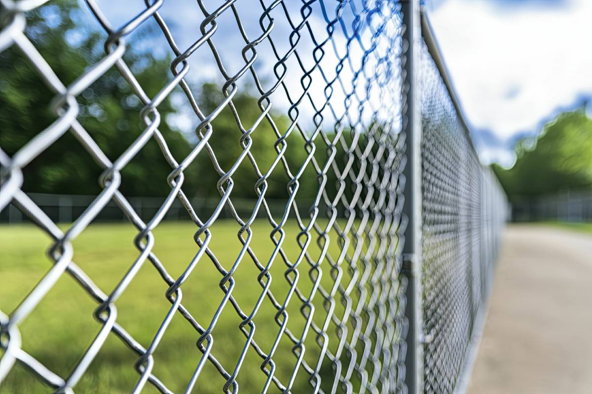 Chain Link Fence Installation and Repair
